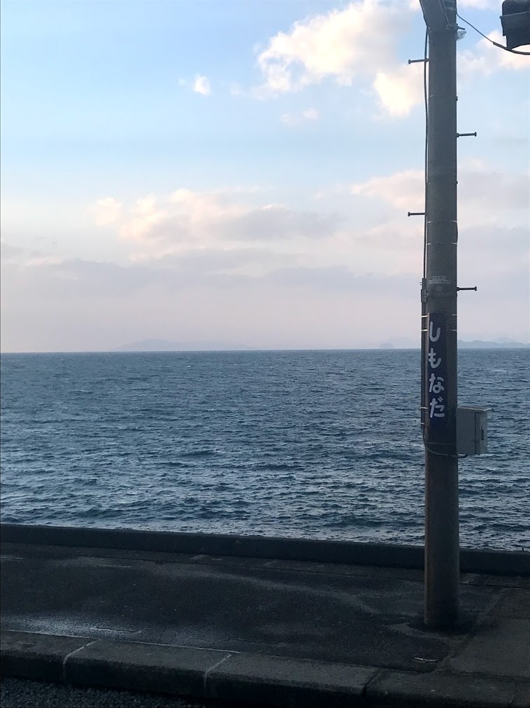 下灘駅と海