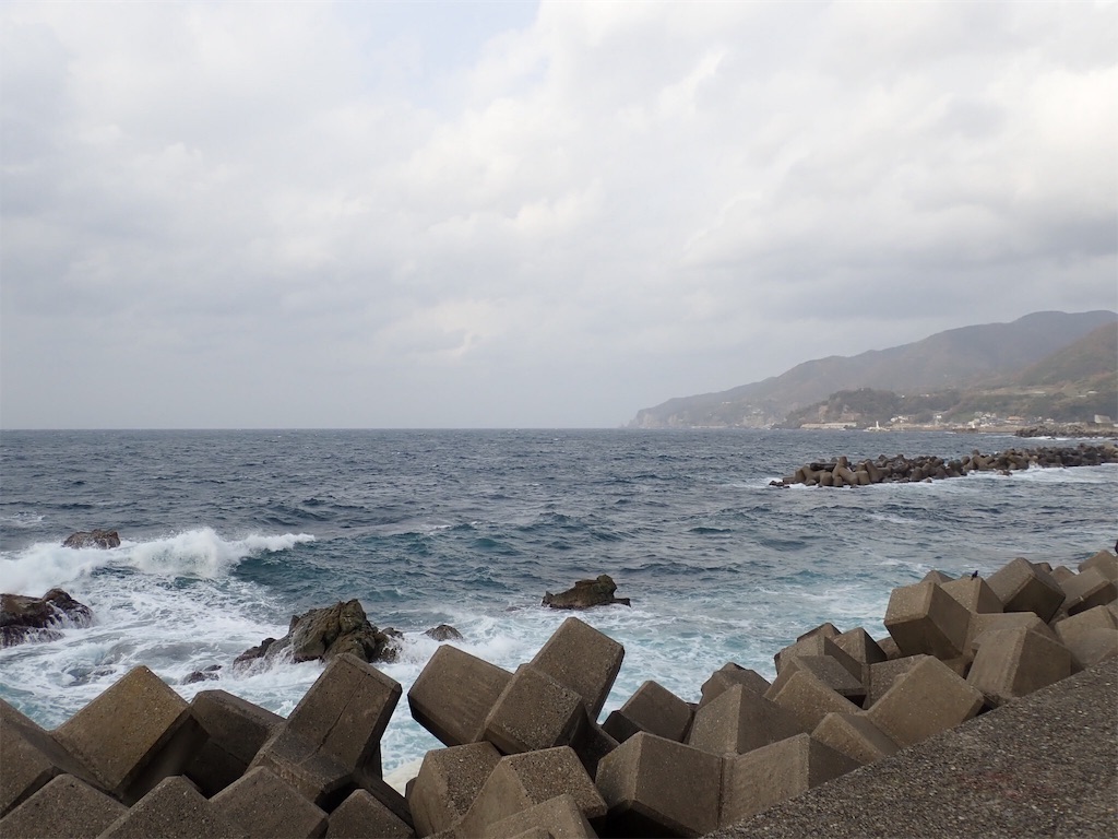 漁火　近くで見える海