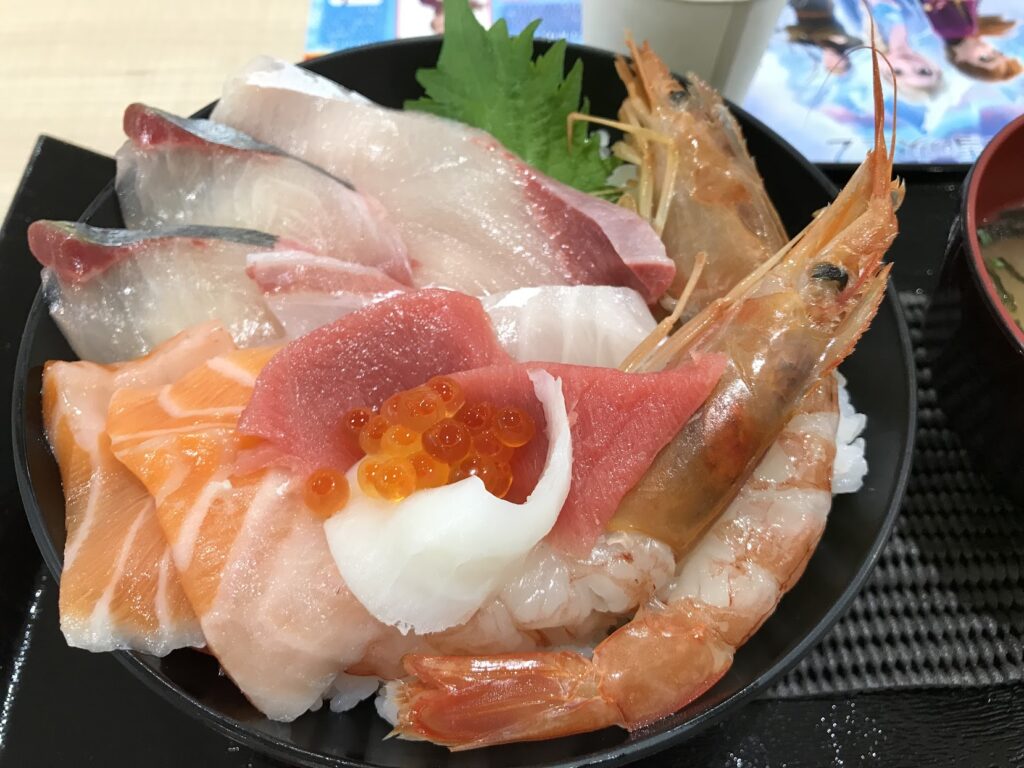 がっつり市場の唐戸丼