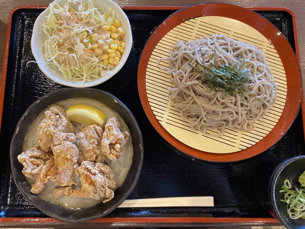 新宮温泉ふくの湯　ざるそばとからあげのセット