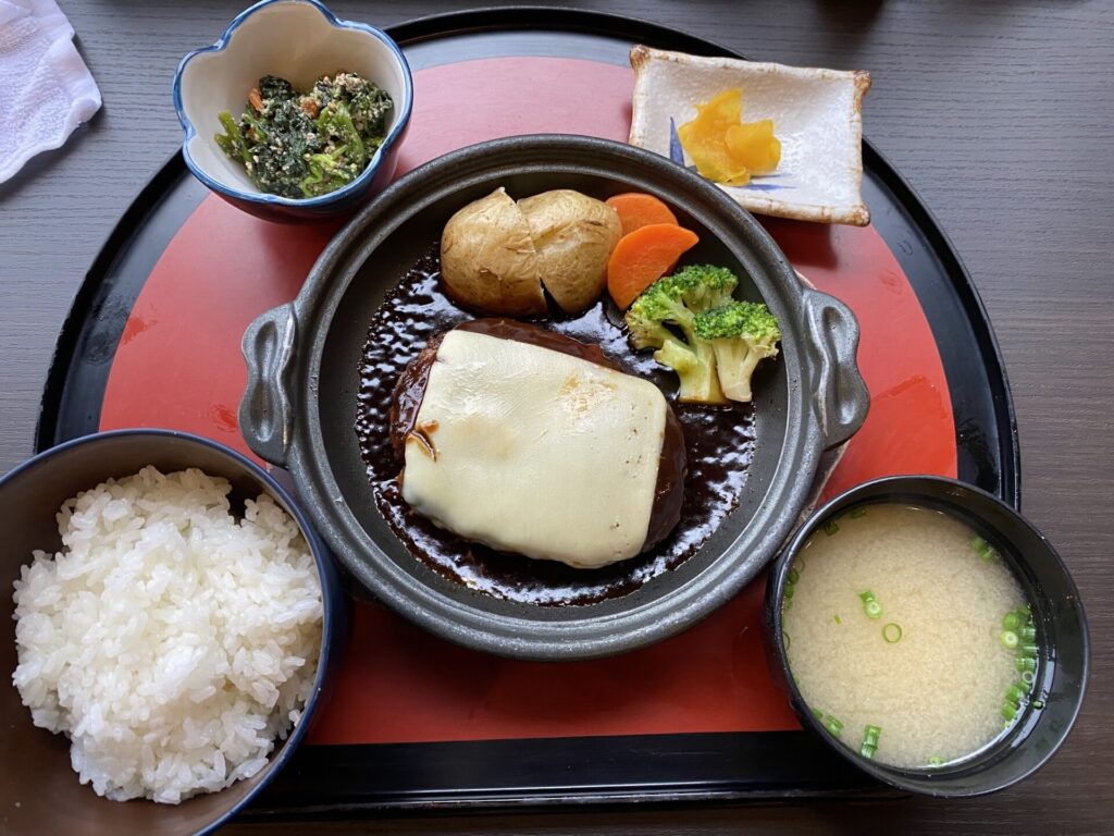 はなの夢　チーズハンバーグ定食