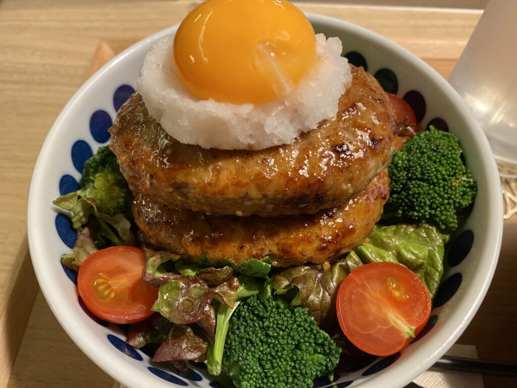 ハンバーグタワー丼